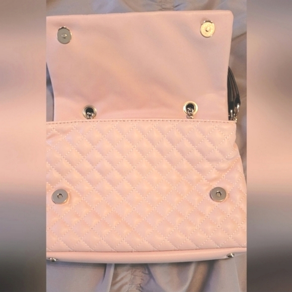 VINTAGE GUESS QUILTED PURSE - Picture 10 of 10